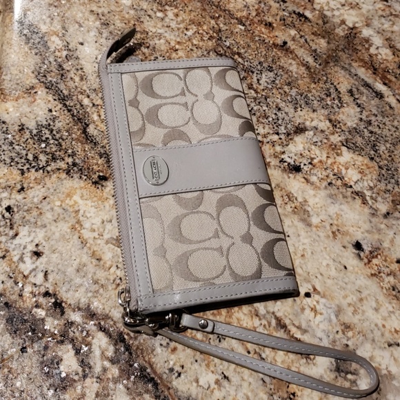 Silver Coach Wristlet/Wallet - Picture 7 of 8